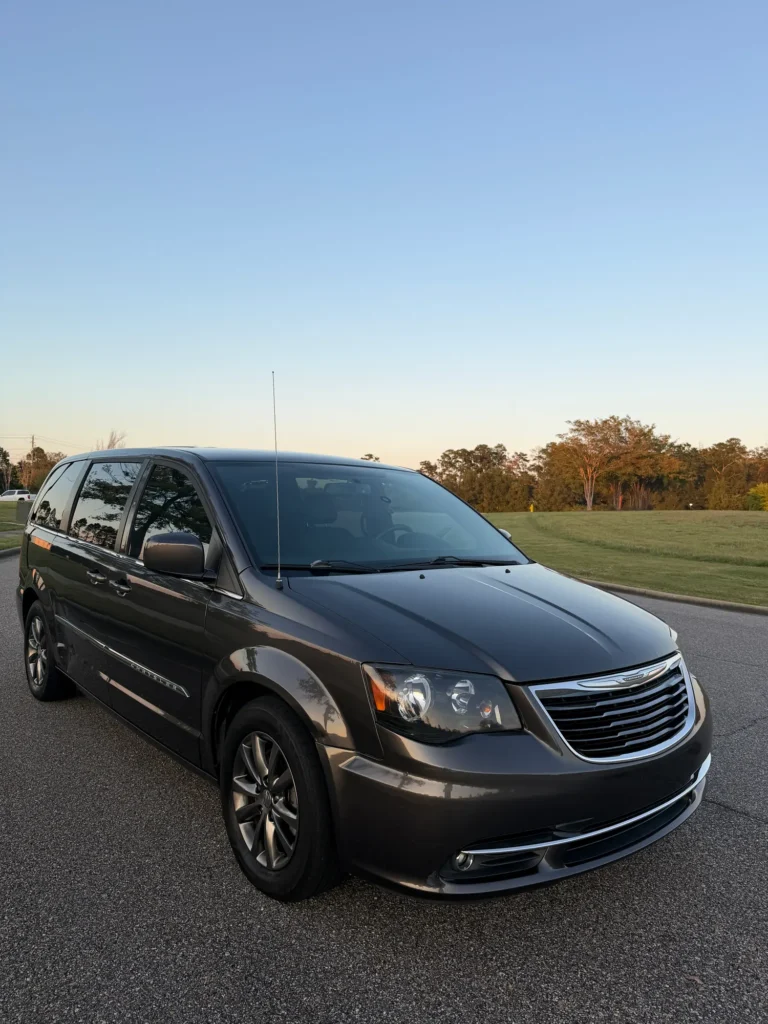 2016 Chrysler Town & Country - photo 2